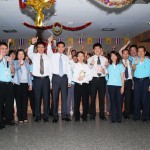 dsc_8373 พนักงานร่วมแสดงความยินดี